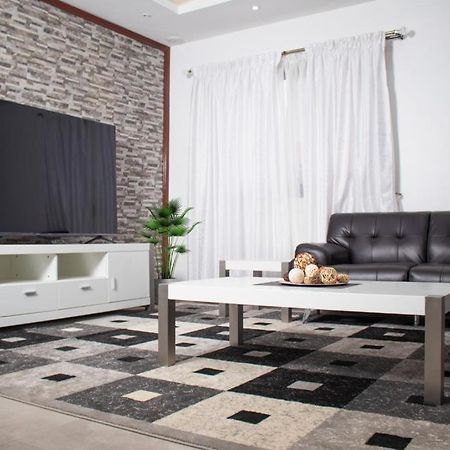 داكاغْ Luxury Suites Chester One المظهر الخارجي الصورة