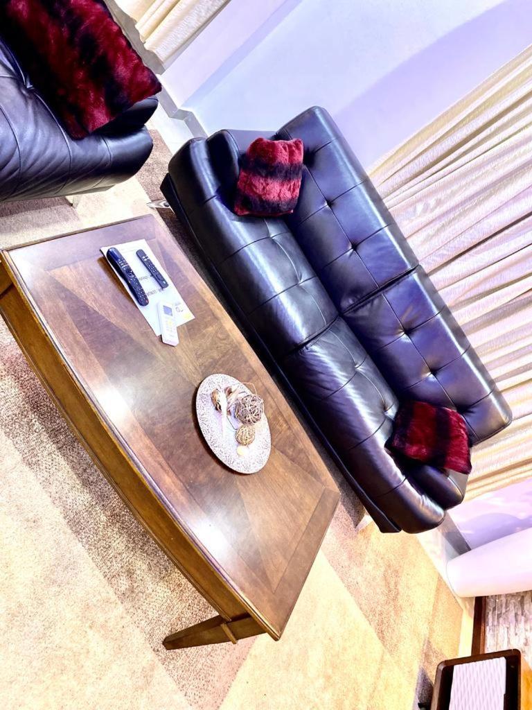 داكاغْ Luxury Suites Chester One المظهر الخارجي الصورة