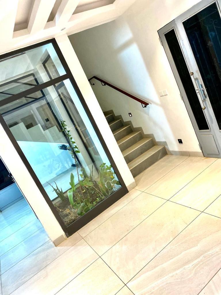 داكاغْ Luxury Suites Chester One المظهر الخارجي الصورة